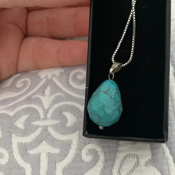 Howlite pendant sterling silver necklace - Picture 1 of 7